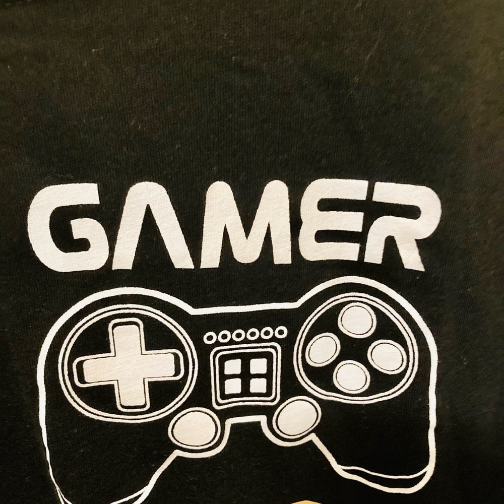 🪷 SCHOOL YARD PLEX: 10-12 husky graphic shirt long sleeve “Gamer; - Picture 2 of 2
